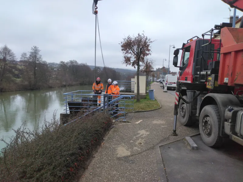 Réparation de la colonne d'une pompe sur le PR Posty, février 2025.